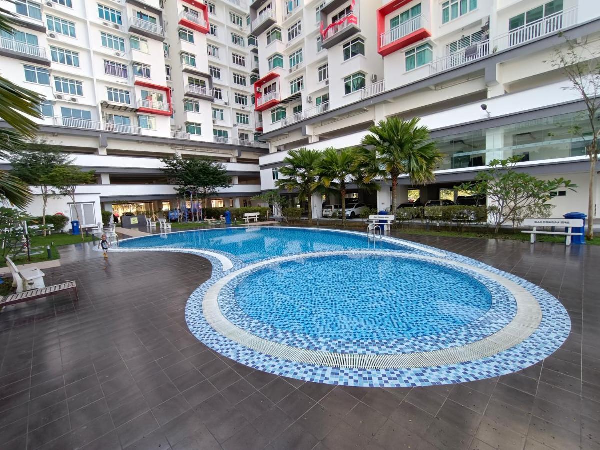 Klia Ehsan Residence Sepang Nilai Greenery 8 Pax Air-Con ภายนอก รูปภาพ
