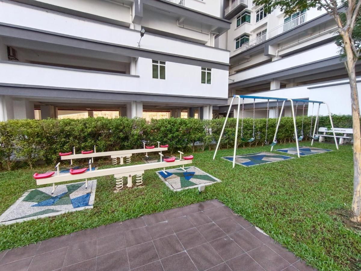 Klia Ehsan Residence Sepang Nilai Greenery 8 Pax Air-Con ภายนอก รูปภาพ