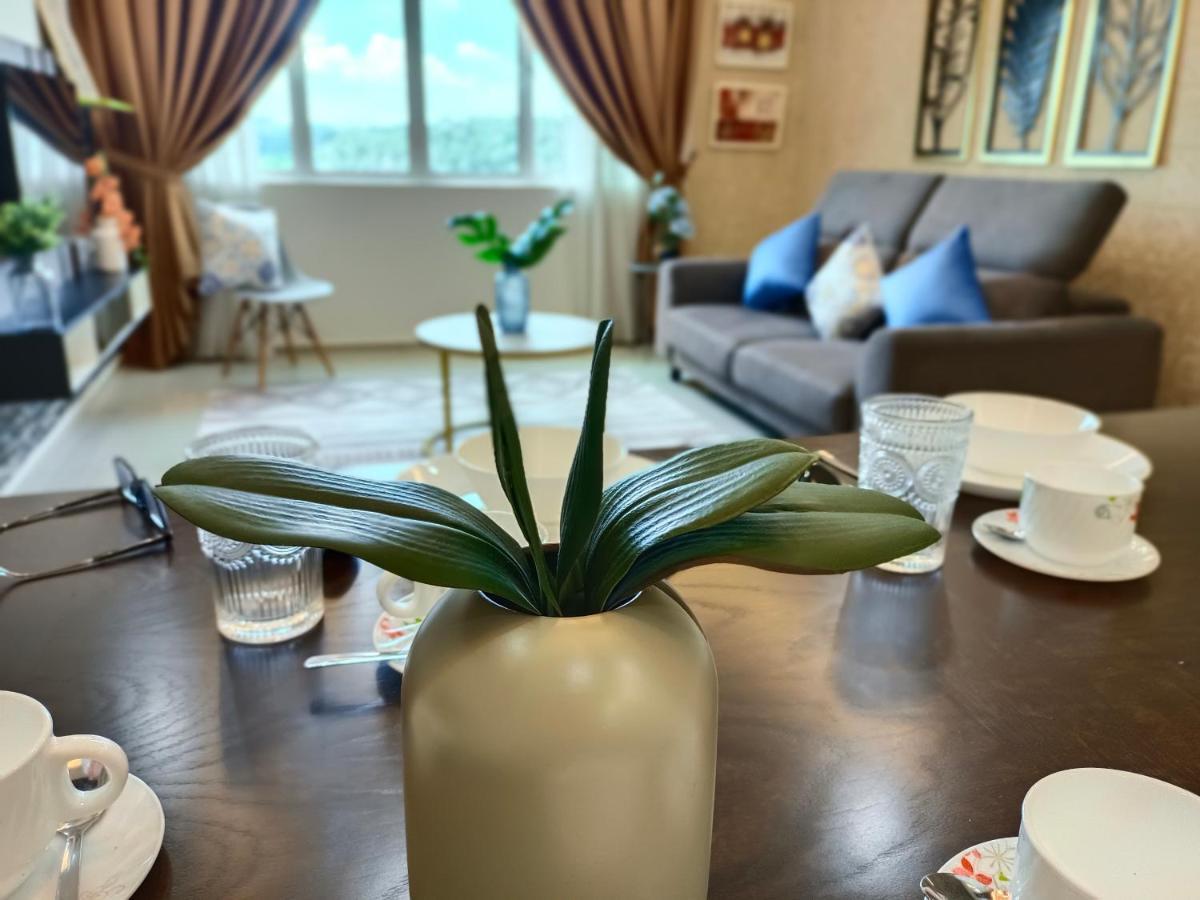 Klia Ehsan Residence Sepang Nilai Greenery 8 Pax Air-Con ภายนอก รูปภาพ