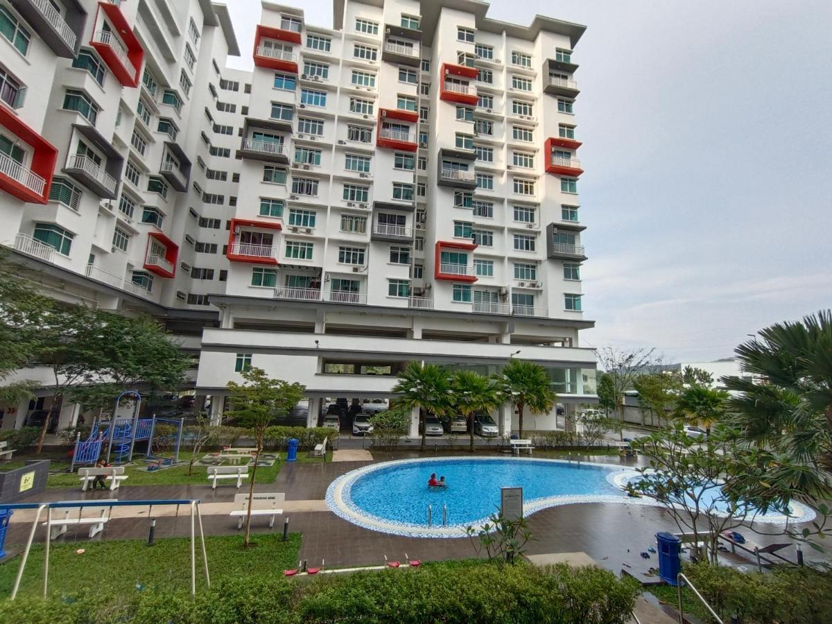 Klia Ehsan Residence Sepang Nilai Greenery 8 Pax Air-Con ภายนอก รูปภาพ
