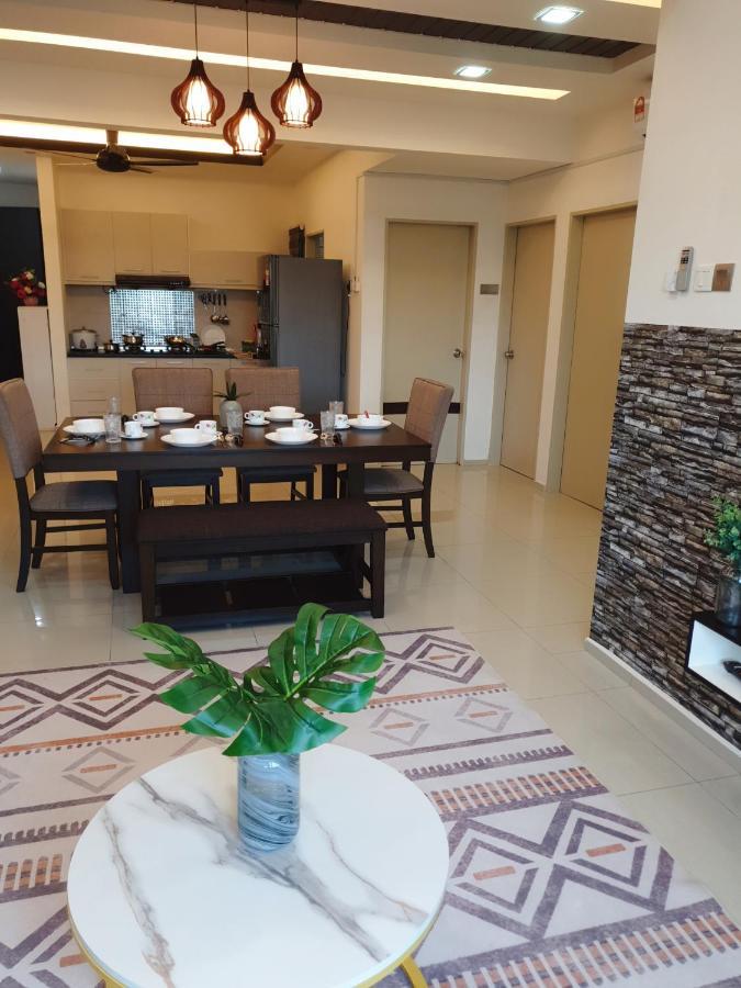 Klia Ehsan Residence Sepang Nilai Greenery 8 Pax Air-Con ภายนอก รูปภาพ